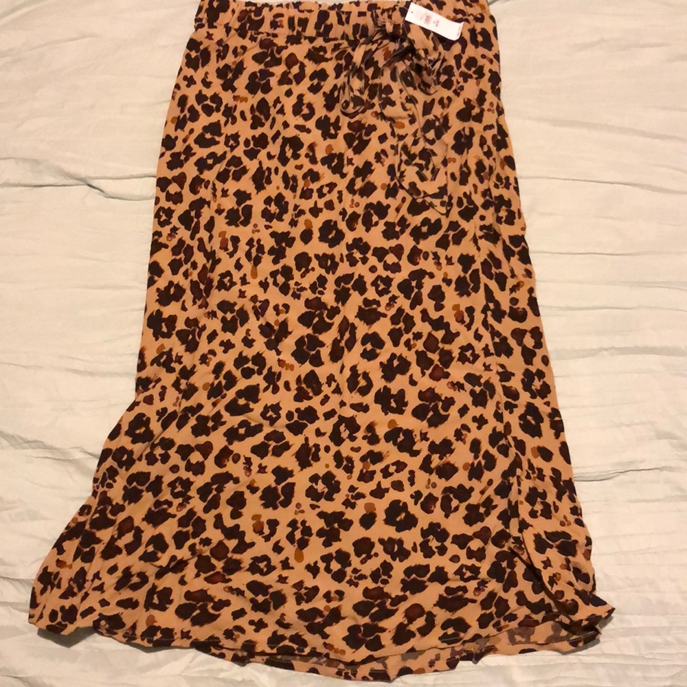 Leopard print midi skirt xs petite